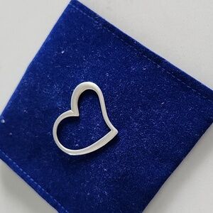 Ladies floating heart pendant